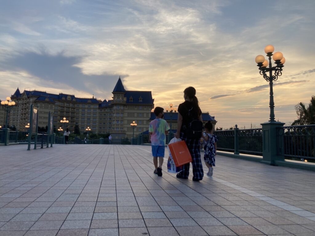 始めて子供たちをディズニーランドへ連れて行ったとき